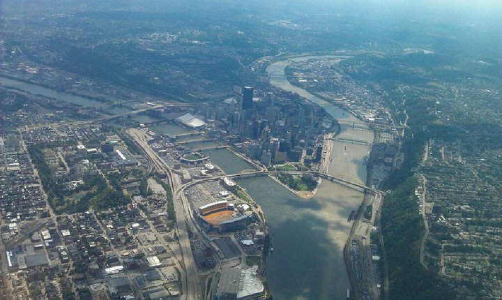A photo Vanessa took of Pittsburgh while flying for her Air Traffic Control program.